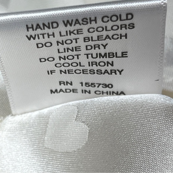 Rose & Olive Blouse M Split Neck Ivory White Silver Heart pin tuck Valentine - Picture 6 of 10